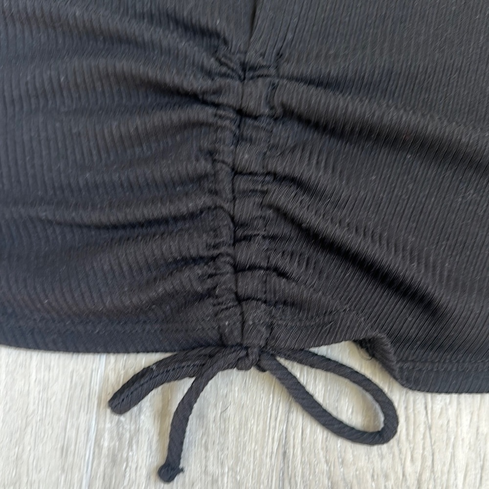 Black Ruched Top size medium - Picture 2 of 8